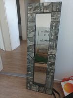Spiegel mit Holz-Dekorahmen