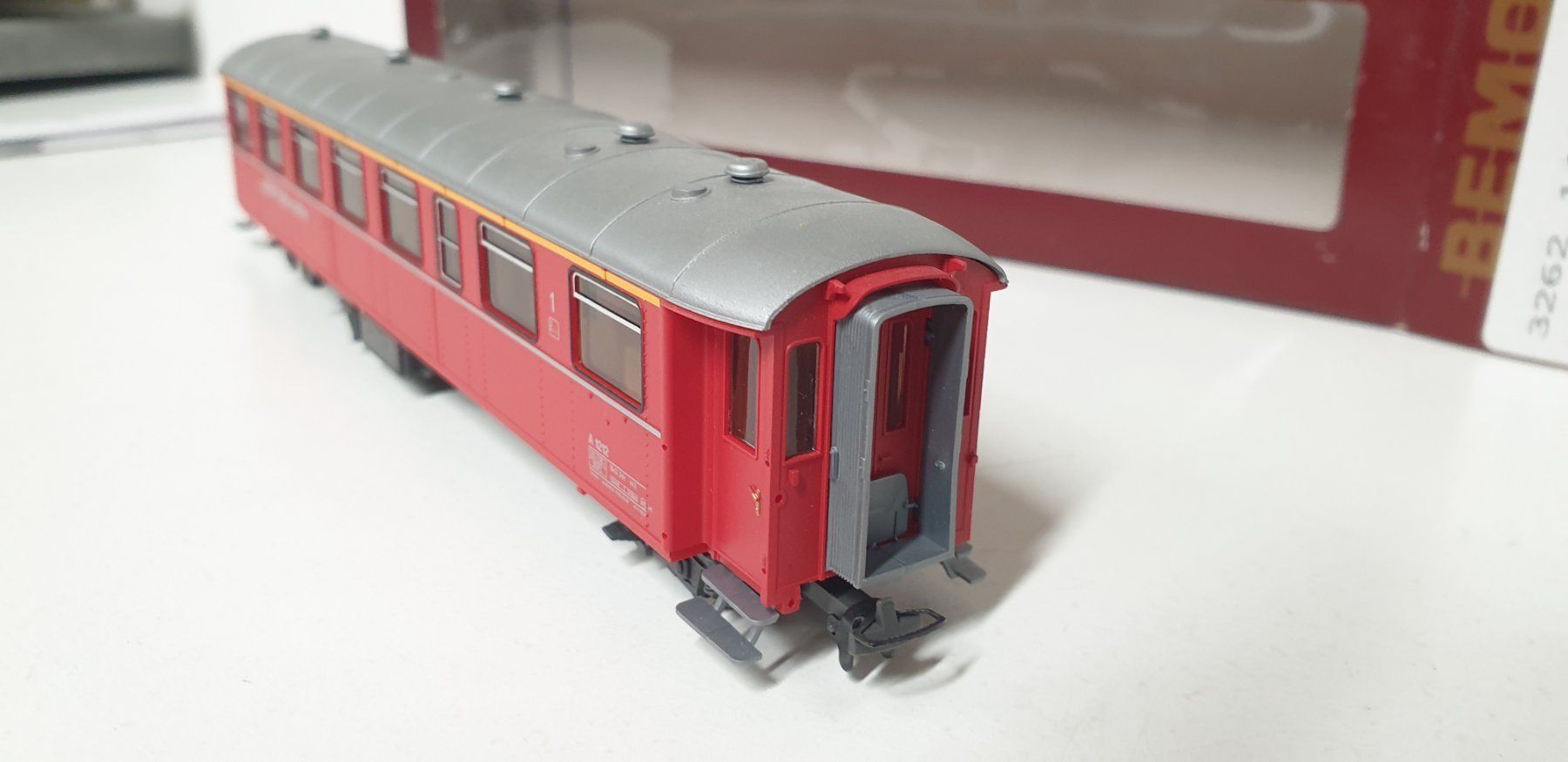 Bemo Modellini di ferrovie: Bemo RhB Personenwagen 3262 142 – Usato da Neuenhof venduto da ludovicco 2