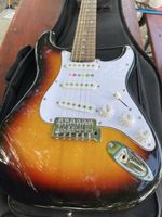 E-Gitarre AriaPro II STG-series Sunburst für Kinder