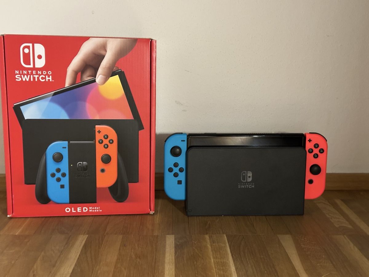 Nintendo Console: Nintendo Switch OLED + Spiele & Zubehör – Usato da St. Gallen venduto da Jas_r2t5 1
