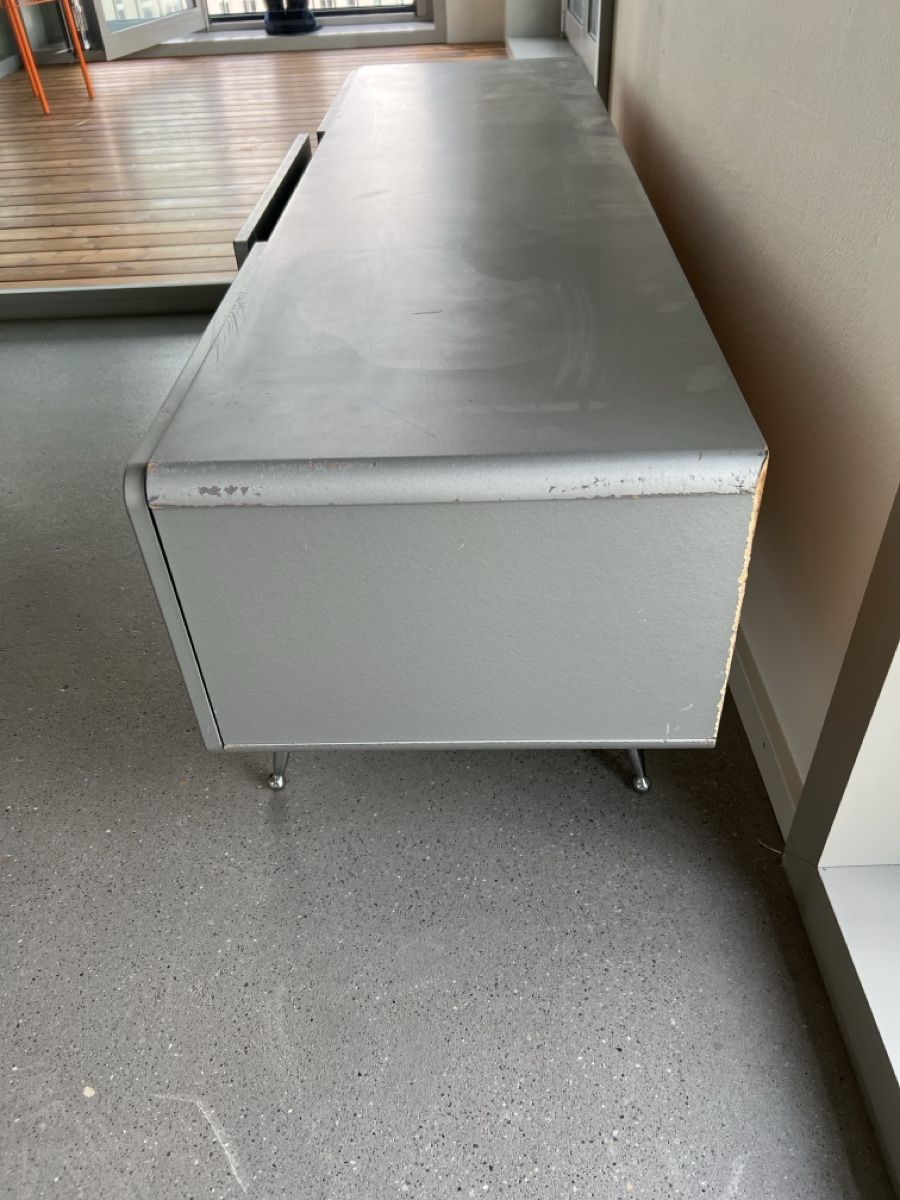 TV Möbel: Anrichte grau mit 3 Schubladen gebraucht – Gebraucht aus Zürich von eggasch 3