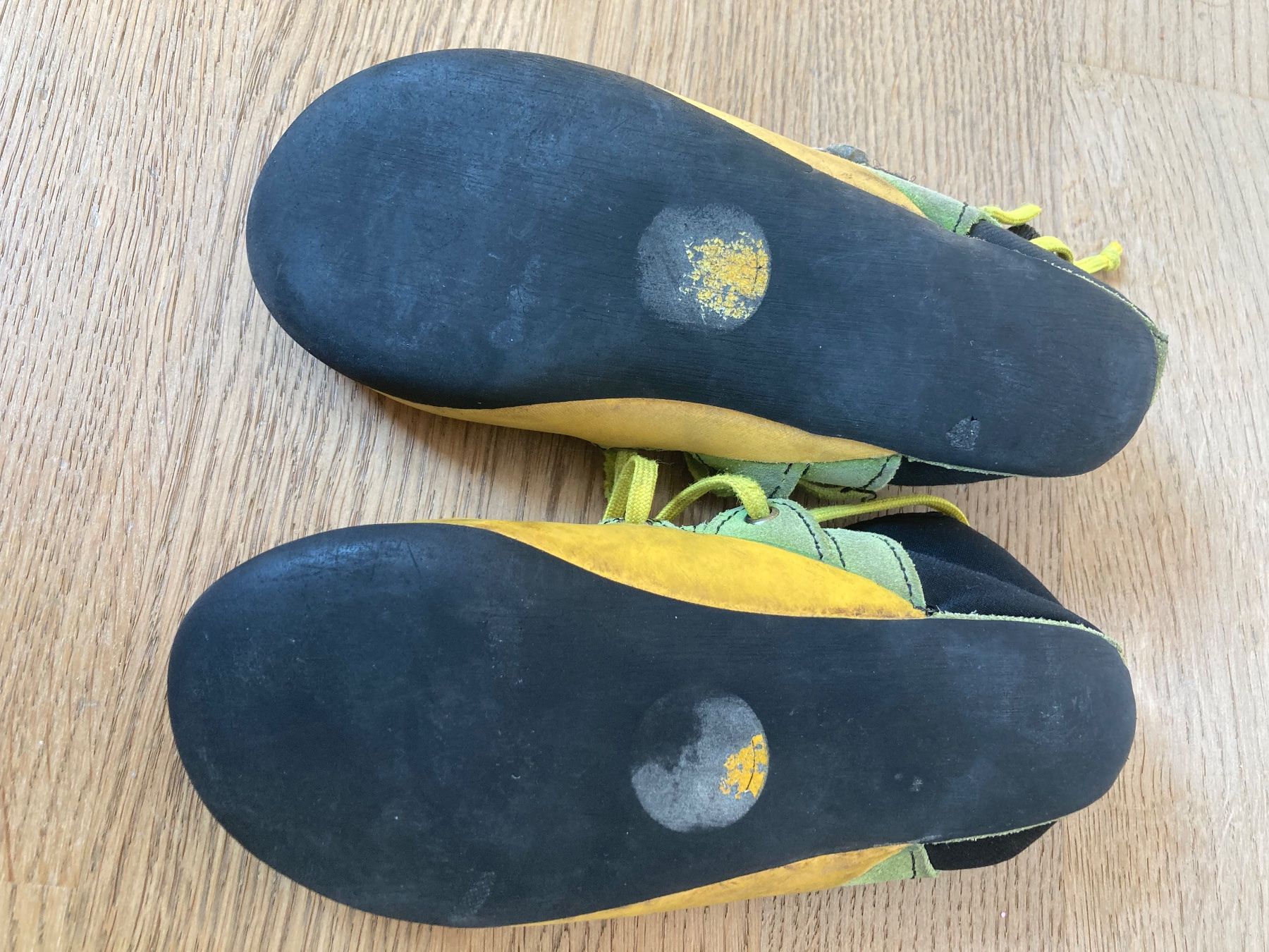 Chaussures garçon: Kletterschuhe Stick-it Grösse 32-33 – D'occasion à Köniz par Hollis01 1