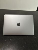 Apple MacBook Pro 13 Zoll, 512GB und Laptoptasche