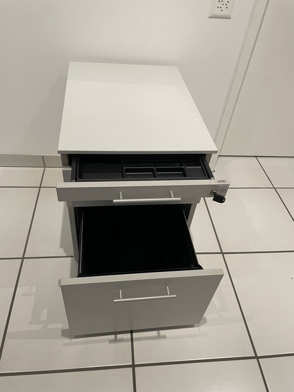 Banconi: Büro Rollcontainer Marke "ECHO" Holz/Metall Hellgrau – Usato da Frenkendorf venduto da pivot02 1