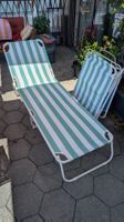 2 klappbare Liegestühle grün/weiss gestreift