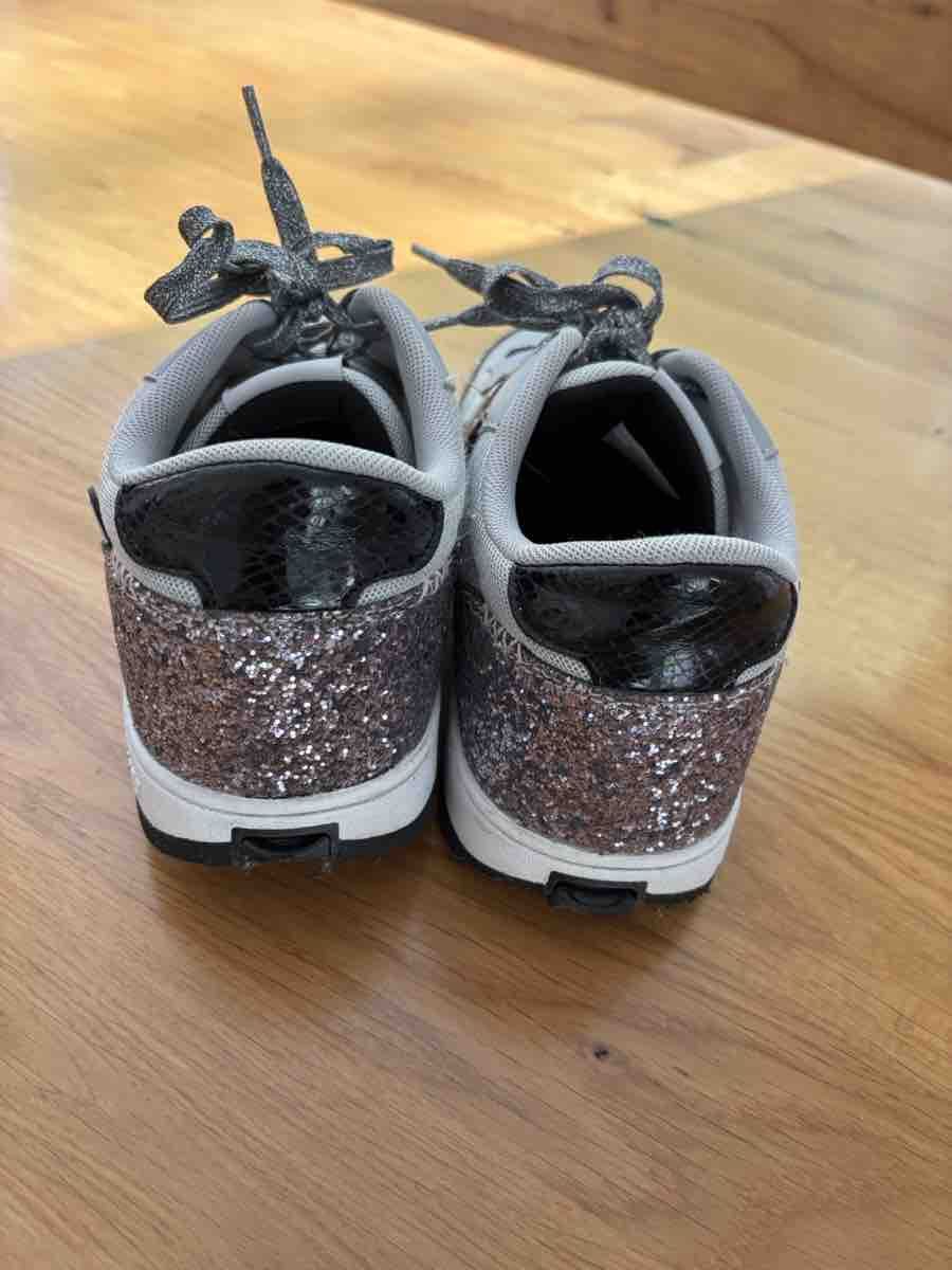 Schuhe für Mädchen: Mädchen Sneaker mit Rollen, Grösse 37, Breezy Rollers – Gebraucht aus Gebenstorf von m08 2