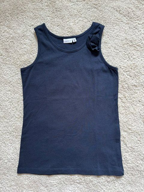 Camicette, T-shirt & Top: Name-It: Top Ärmellos Dunkelblau  Grösse 134 – Usato da Uitikon Waldegg venduto da pit_r6q9