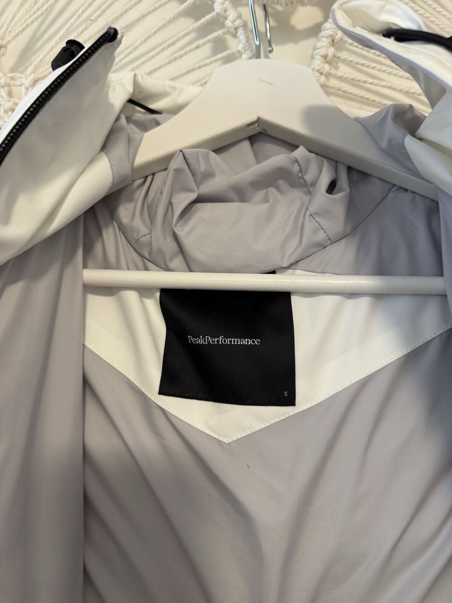 Peak Performance Vestes: Skijacke Peak Performance Gr. S – D'occasion à Rapperswil SG par Stella510 4