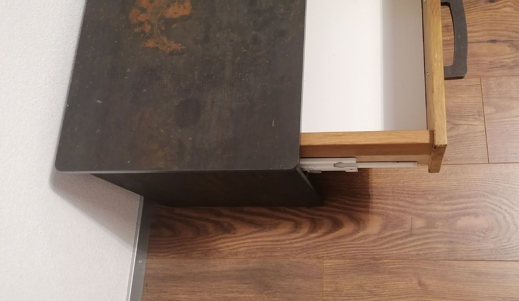 Nachttische: Nachttisch Metall / Holz – Gebraucht aus Schwarzenegg von musi09 3