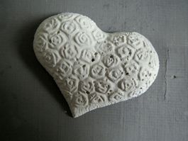 Herz Beton Betonherz mit Rosenmuster, Shabby Chic