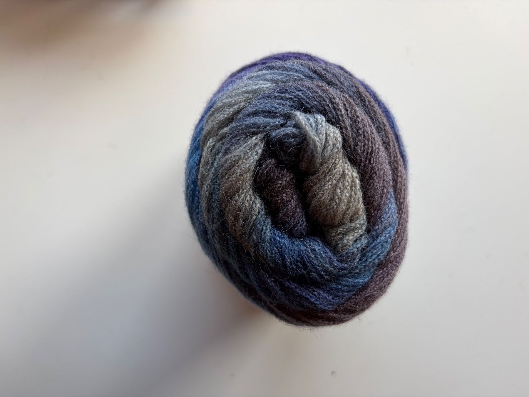 Lana: 1 Knäuel Lang Novena Color – Nuovo e nell'imballaggio originale da Büsserach venduto da bor_s88m 1