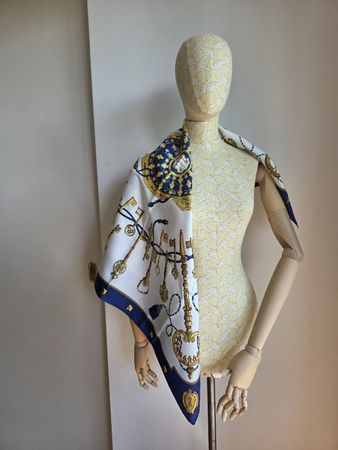 Hermès Vintage Seidentuch „Les Clés“ – 90 × 90 cm 