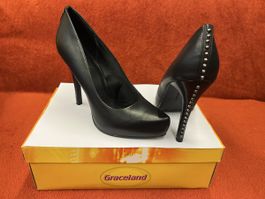Schwarze Heels mit Nieten Grösse 38