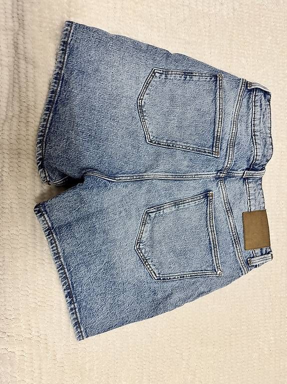 Jeans: Jeansshorts – Usato da Fribourg venduto da hel_7rf2 1