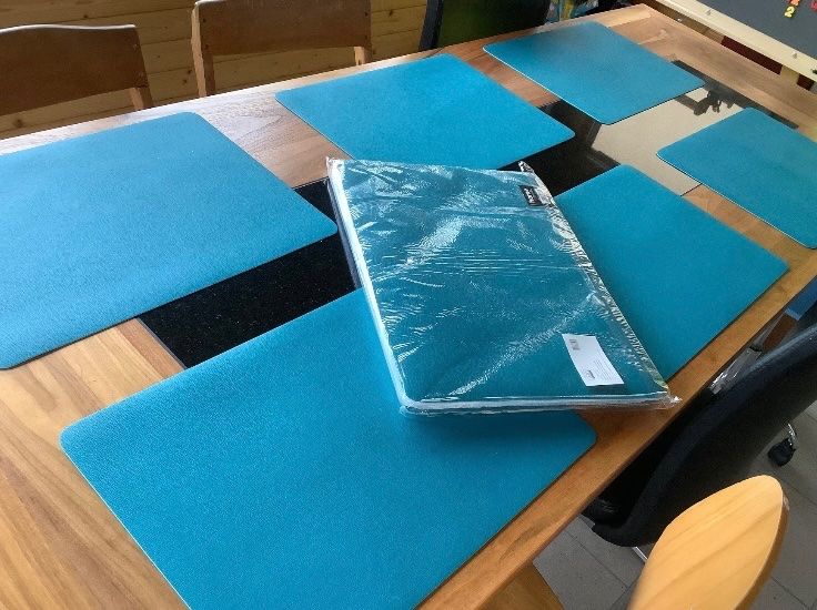 Set di tavolo e panche: 4xTischset in Lederoptik / Telleruntersetzer, 46x33cm, blau – Nuovo e nell'imballaggio originale da Netstal venduto da m_m_c6xv 3