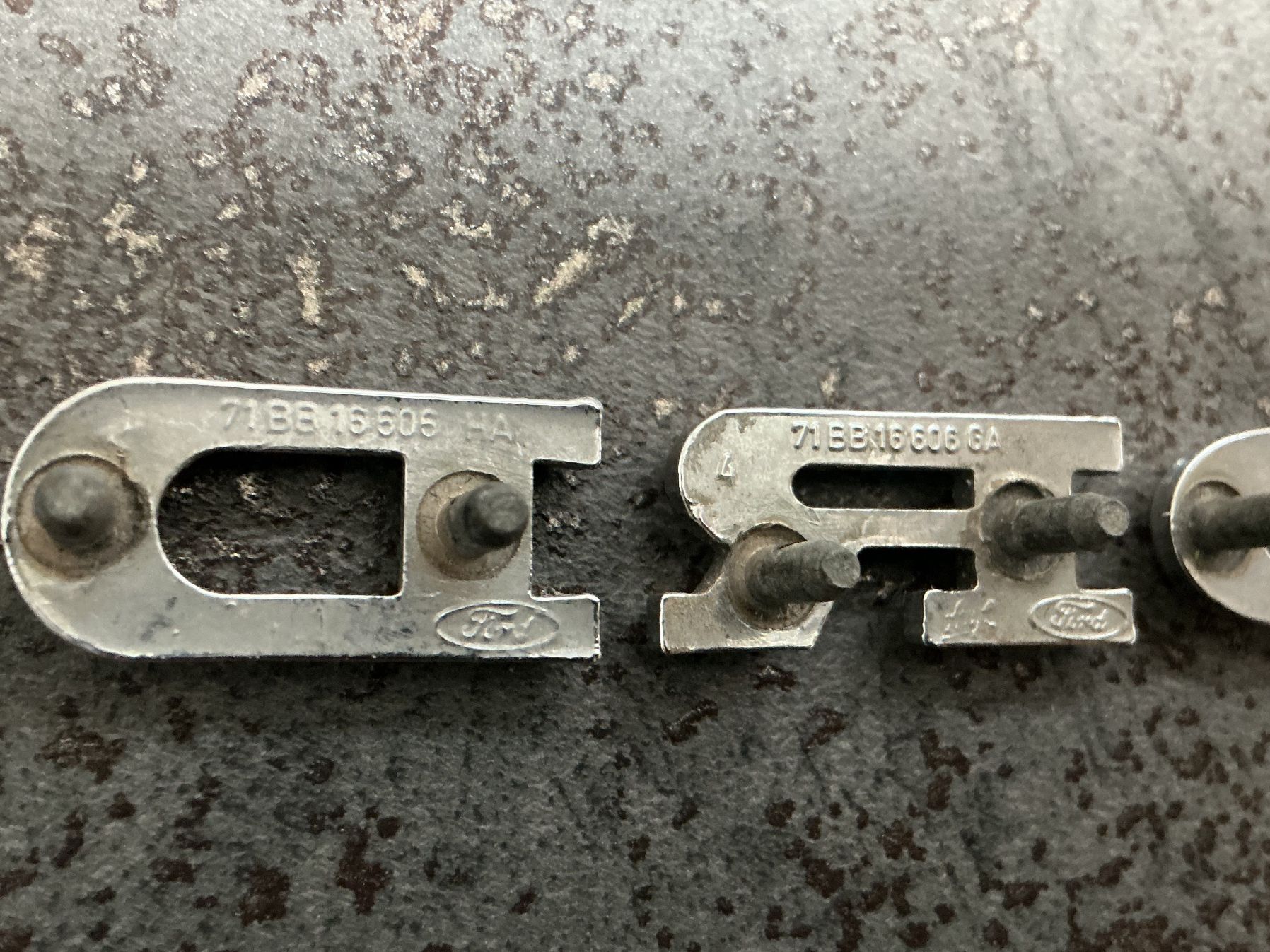 Ford Alle Autoersatzteile: Ford Buchstaben / Chrom Schriftzug / Oldtimer 70/80ziger – Gebraucht aus Horw von adler65 6
