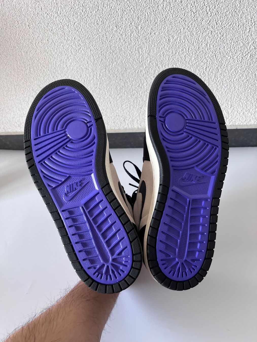 Jordan Scarpe da uomo: Original PSG Jordan 1 High Grösse 42 – Nuovo e nell'imballaggio originale da Frauenfeld venduto da isa_9cy7 4