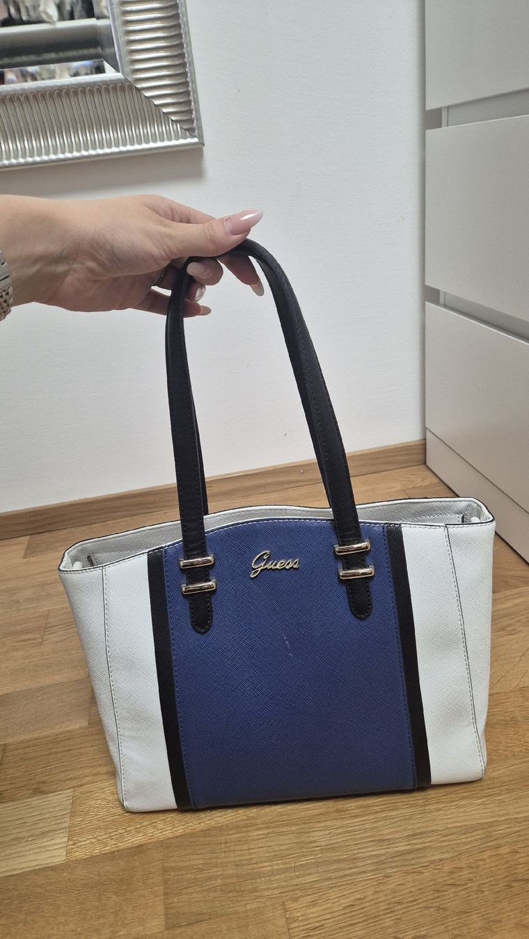 Guess Borse da donna: Guess Handtasche in Blau/Weiss – Usato da Schaan venduto da lulu_xx 2