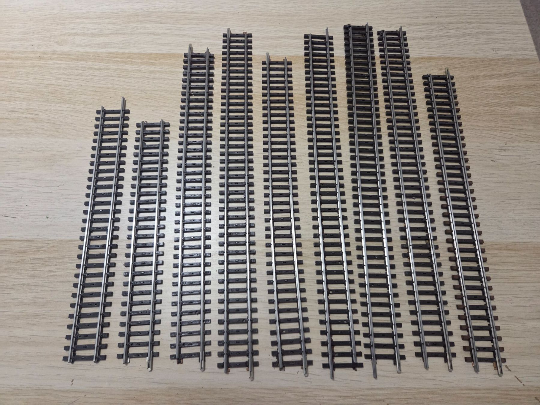 Märklin Modellini di ferrovie: Märklin 9 x Flexgleis K H0 – Usato da St-Aubin-Sauges venduto da Lo_Go