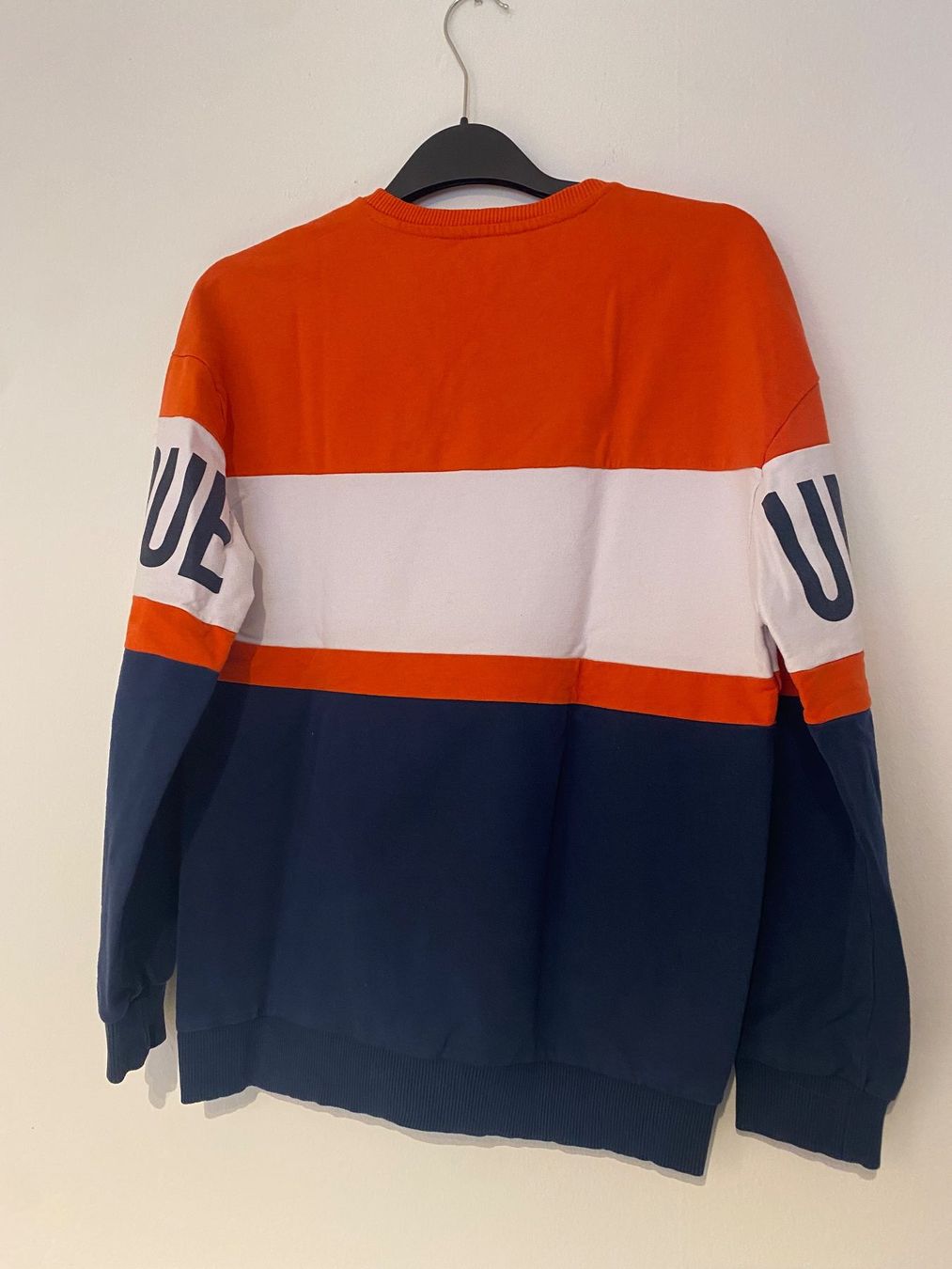 Maglioni & Felpe: Blau/roter Pulli (Grösse S) – Usato da Basel venduto da vul_ws96 3
