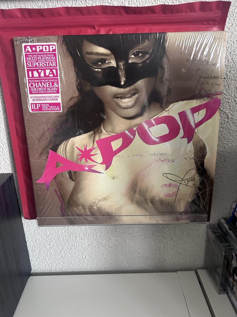Dischi in vinile: Tyla - A Pop Alt Cover Signed Vinyl – Nuovo (secondo la descrizione) da Bülach venduto da yzy_23