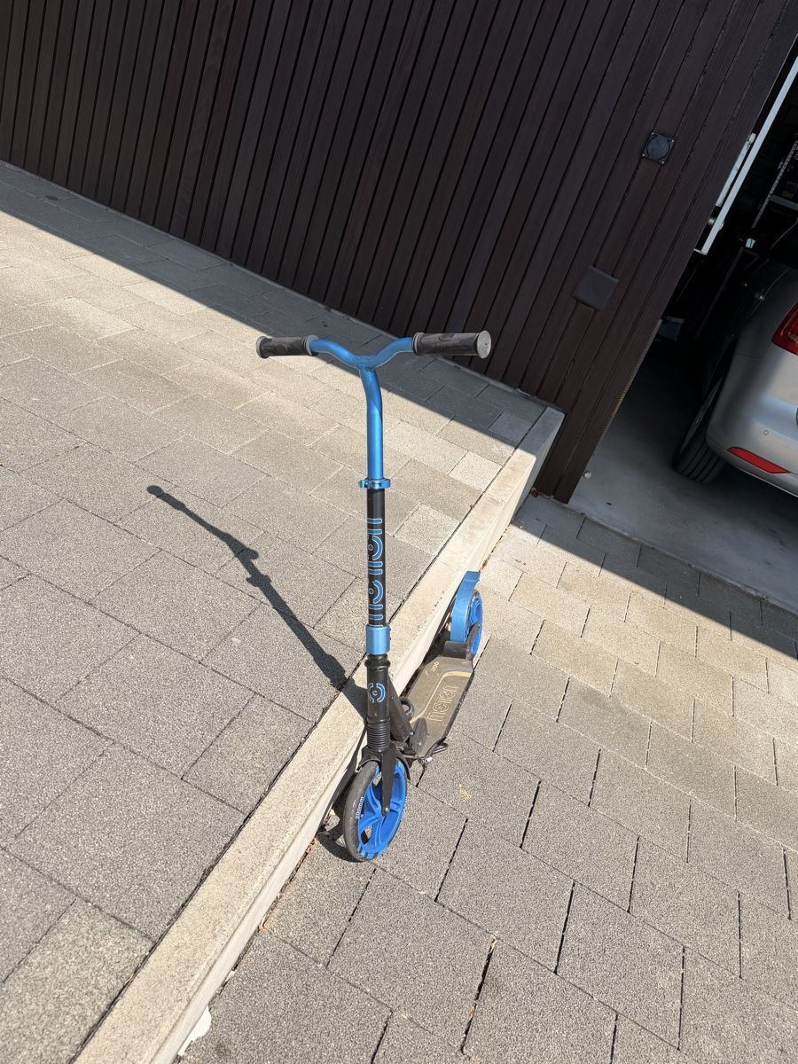 Micro Kickboard: Klappbares Trottinett Micro schwarz blau – Usato da Wauwil venduto da sey_l2td 5