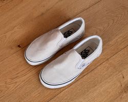 Vans classic slip-ons, size 35 (EUR) / 5.5 (US)