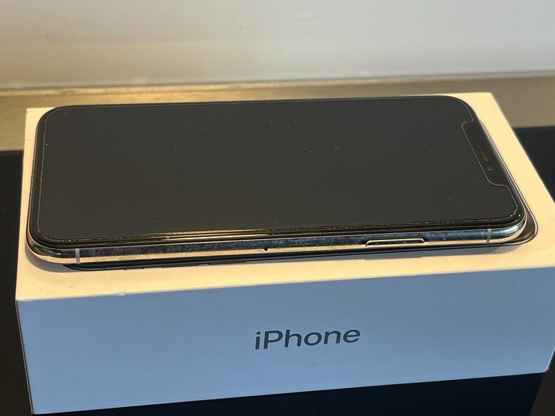 Apple Telefoni cellulari / Smartphones: iPhone XS, 64GB, Silber – Usato da Heimiswil venduto da Thommi0