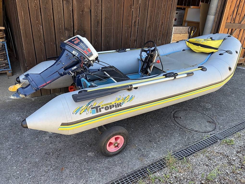Barche: Schlauchboot mit Slipanhänger und Motor – Usato da Wittnau venduto da Ricartutti