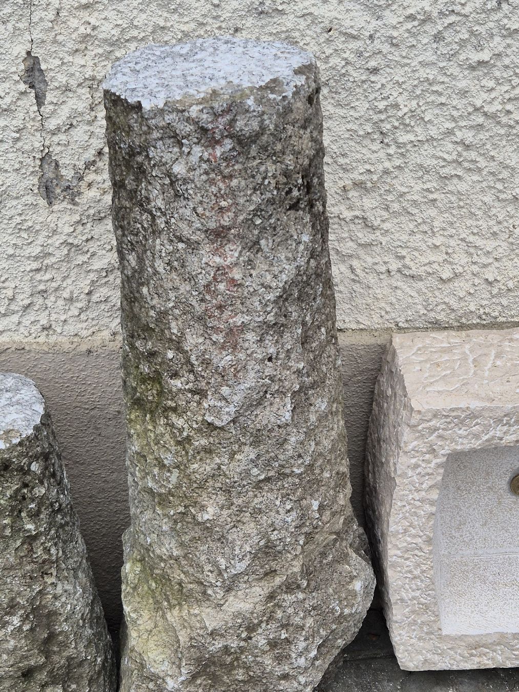 Pietre & tegole: Granitpoller Gotthardstrasse Gartendeko – Usato da Ehrendingen venduto da Amigo5
