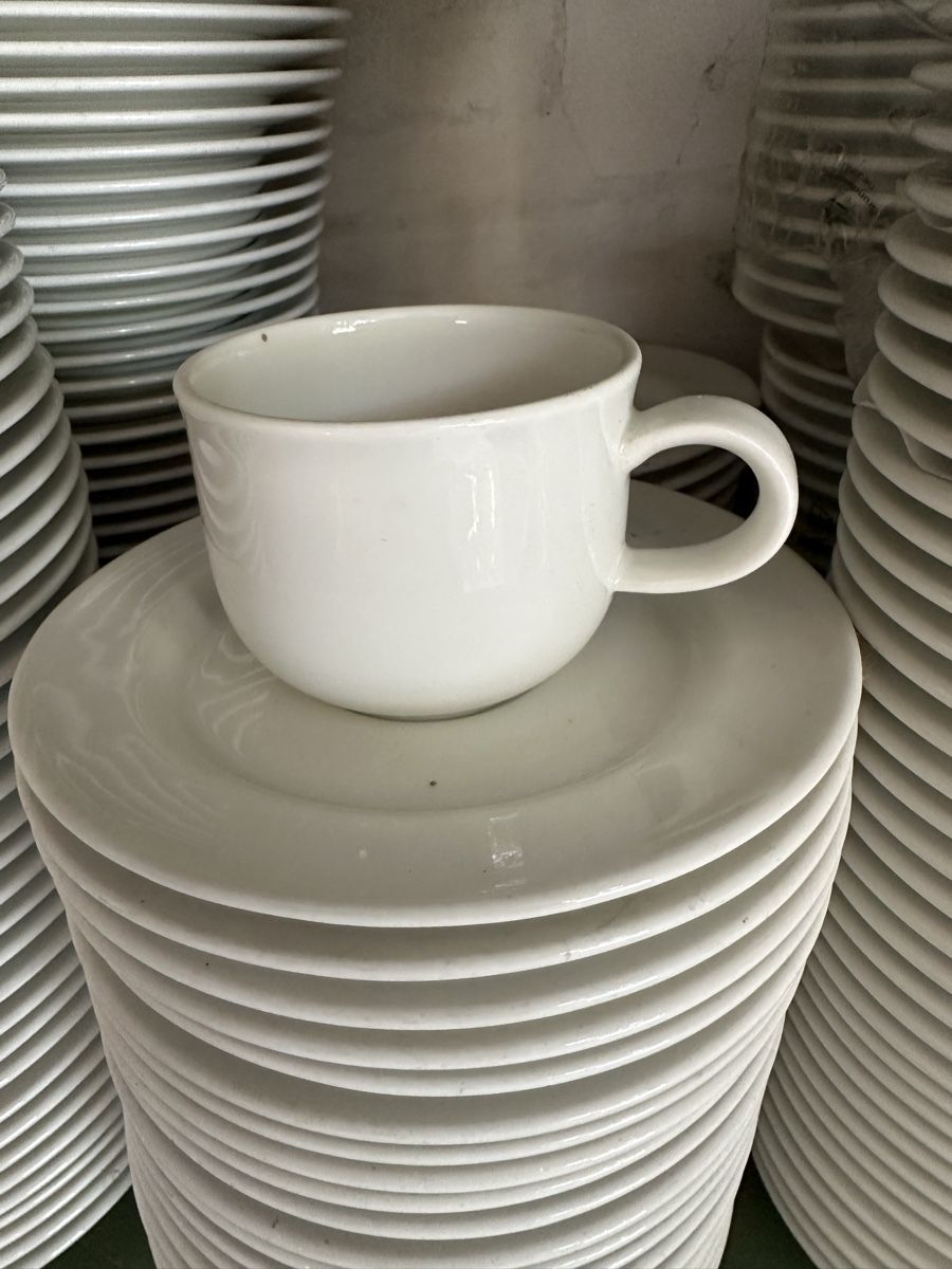 Tazze: 60 Stk Kaffee Tassen und Teller – Usato da Frick venduto da inf_7fvp