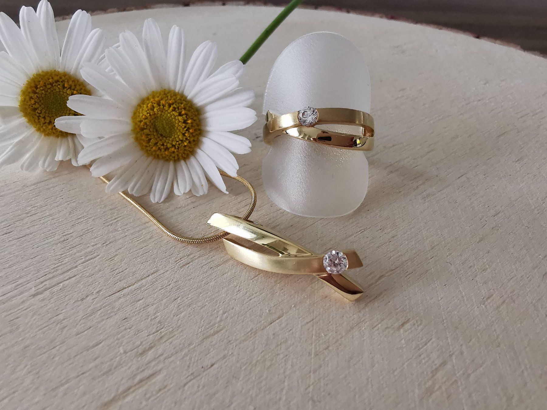 Altri gioielli: schlichtes 2-teiliges Set - 18Kt. GG mit Zirkonia – Nuovo e nell'imballaggio originale da Dierikon venduto da Vittorio57 8