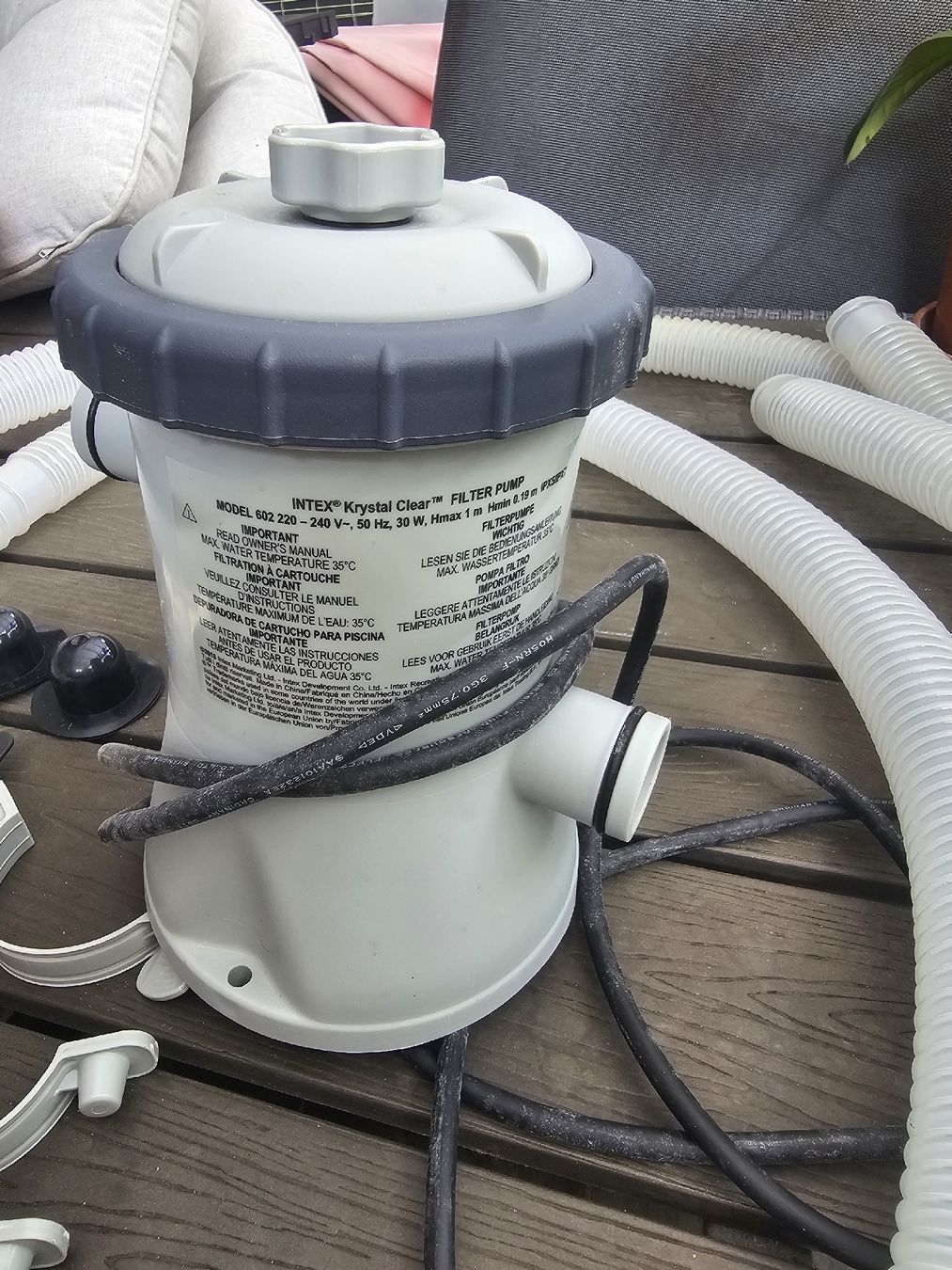 Intex Accessoires de piscine: Filterpumpe für Pool – D'occasion à Hausen am Albis par kal_l6hm