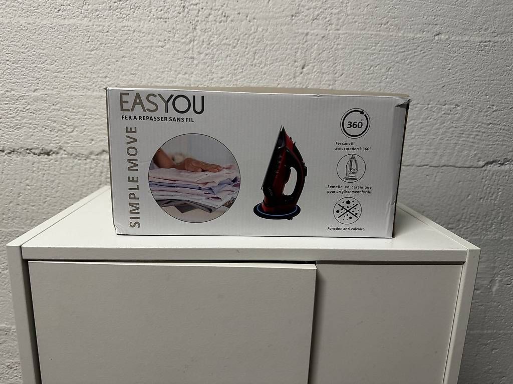 Ferri da stiro: EASYOU Dampfbügeleisen  neu / originalverpackt – Usato da Zürich venduto da NFThyme