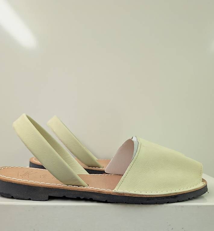 Chaussures femmes: Sommer Schuhe ungetragen – D'occasion à Uitikon Waldegg par Csilli