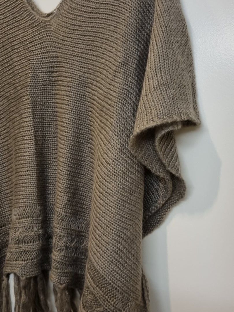Altro in Moda donna: Poncho, Cape – Nuovo (secondo la descrizione) da geroldswil venduto da Gumball1 1
