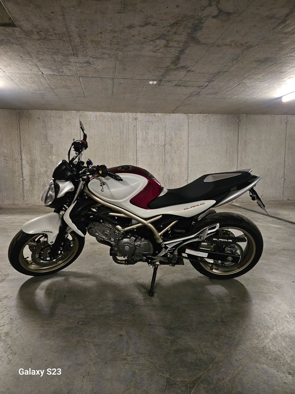 Suzuki Strada: Suzuki SFV650A Gladius Gedrosselt – Usato da Reinach AG venduto da Calipo12 1