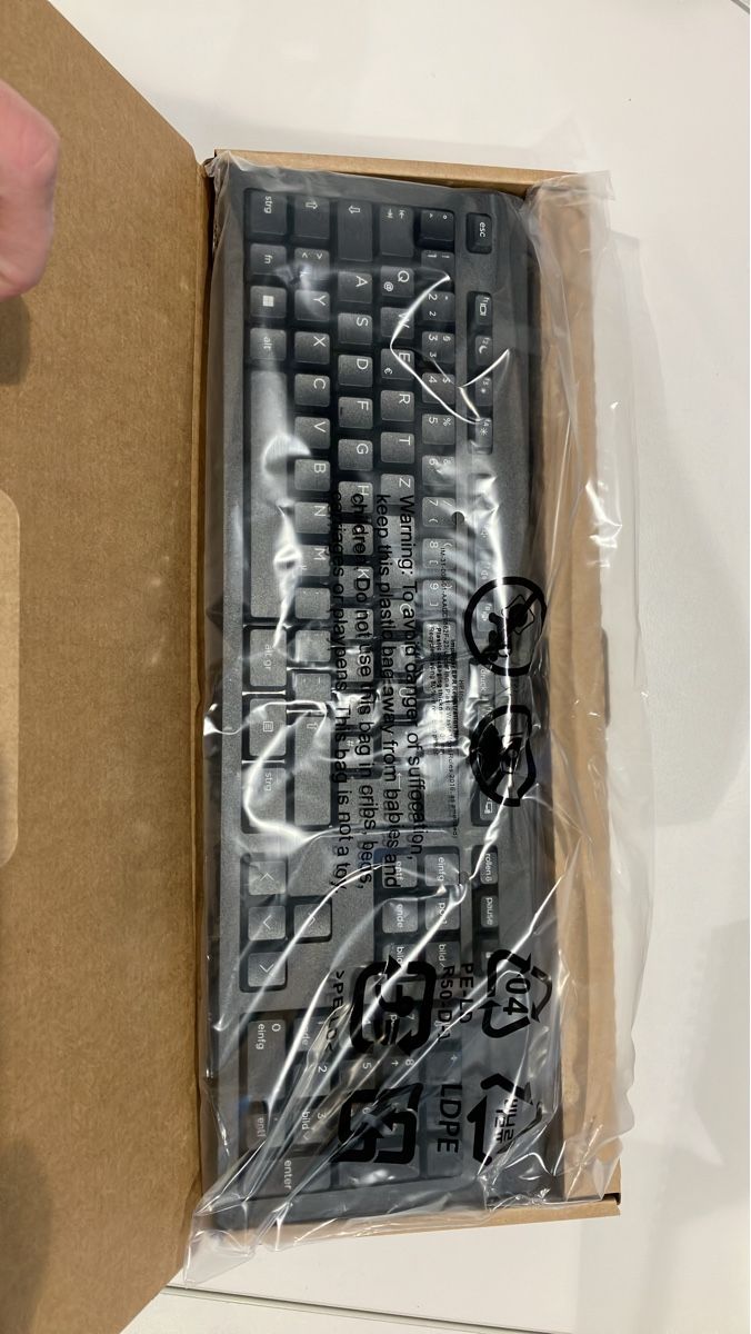 Logitech Tastiere: Neue Logitech-Tastatur, DE-Layout – Nuovo e nell'imballaggio originale da La Ferrière venduto da dim_722t