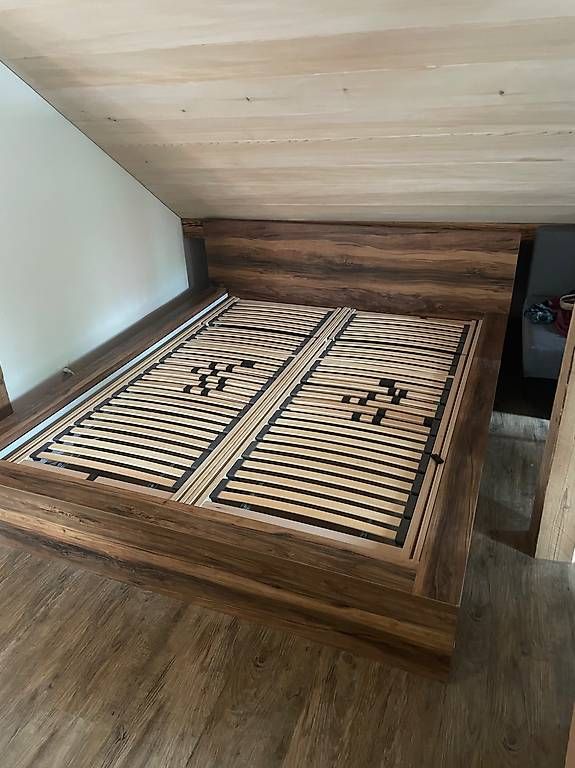 Lits: Nussbaum Bett  – D'occasion à Münsingen par Phippu111 1