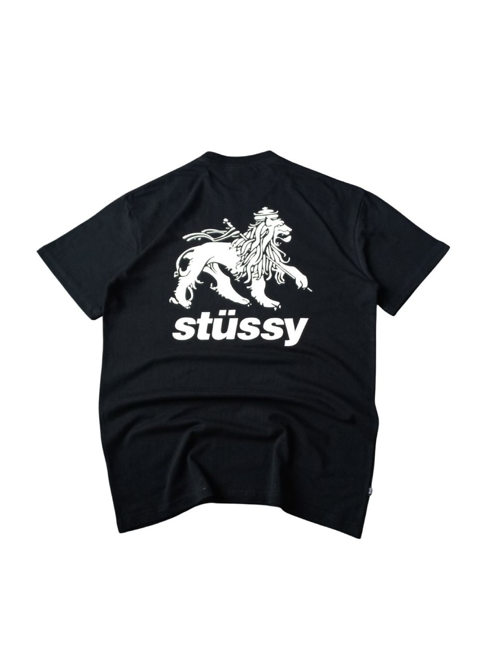Stüssy T-shirt: Stüssy Lion Tee (S) – Nuovo e nell'imballaggio originale da Chamoson venduto da Sapoloshop