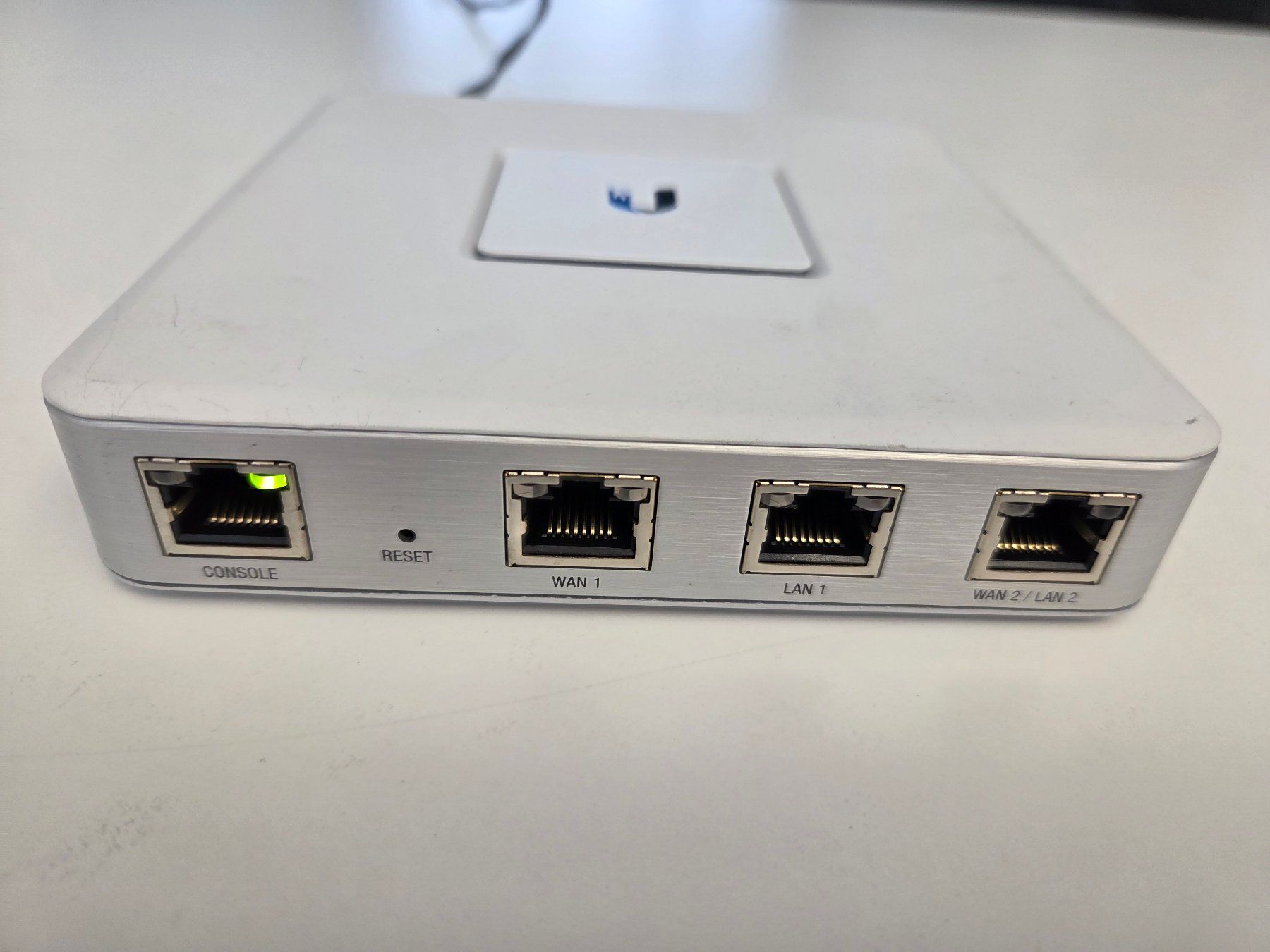 Firewall: UniFi Security Gateway USG – Usato da Bern venduto da Skiddoo 3