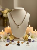 Elegant Gold-Tone Necklace with Sparkling Pendant - Chic