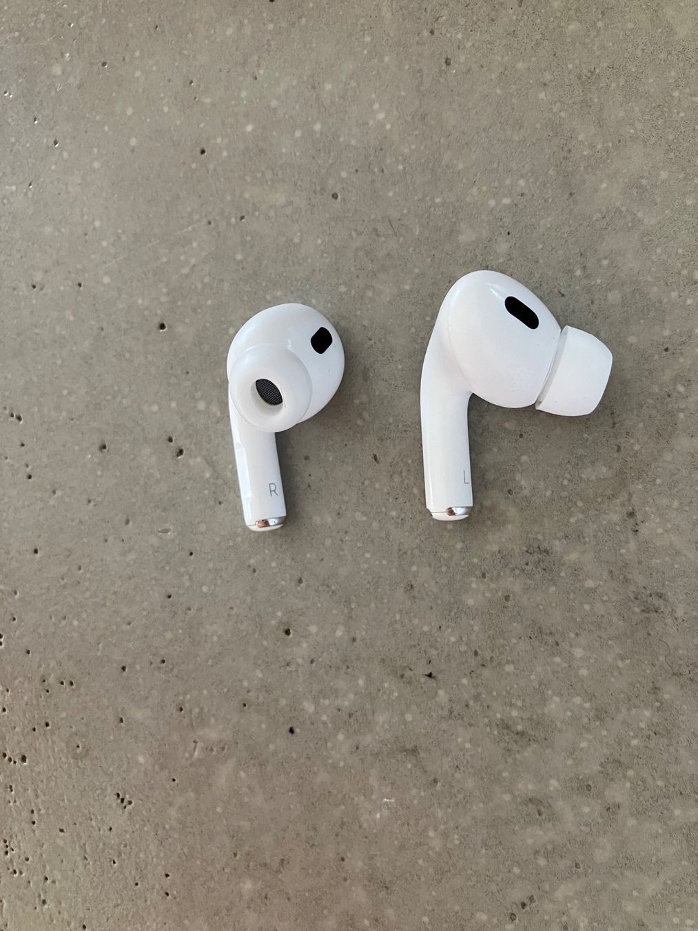 Apple Kopfhörer: APPLE Air Pods Pro 2 – Gebraucht aus Lausanne von mr.v 6