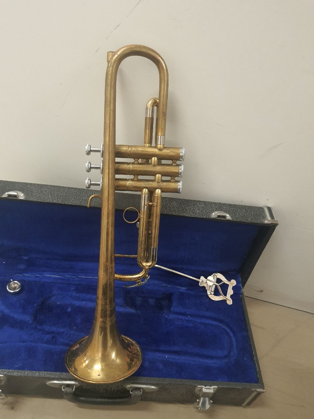 Strumenti musicali: Trompette avec coffre  – Usato da Pont-de-la-Morge venduto da Mirabelle0 3