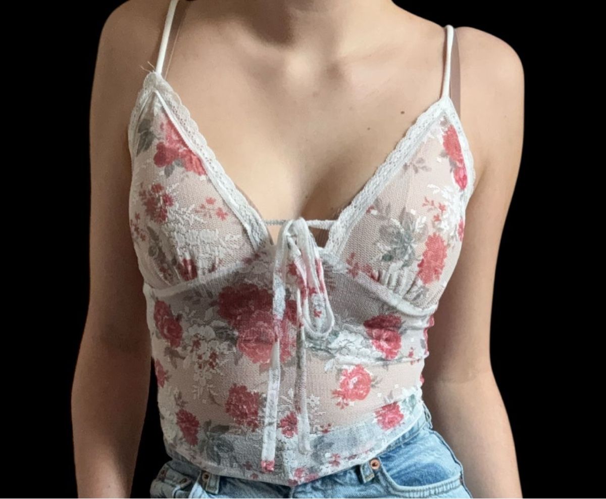 Top: Crop Top Blumenmuster Spitze transparent Grösse S – Nuovo (secondo la descrizione) da Langenthal venduto da hih_sfd7