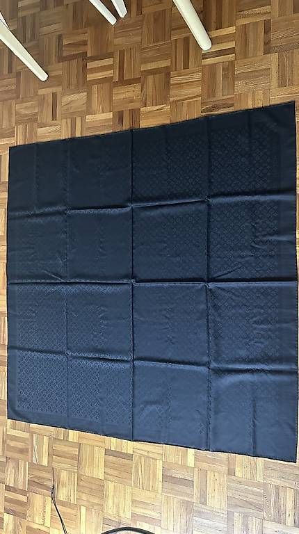 Louis Vuitton Foulards & écharpes: Seidenschal Louis Vuitton – Neuf (Voir description) à Birsfelden par willow1