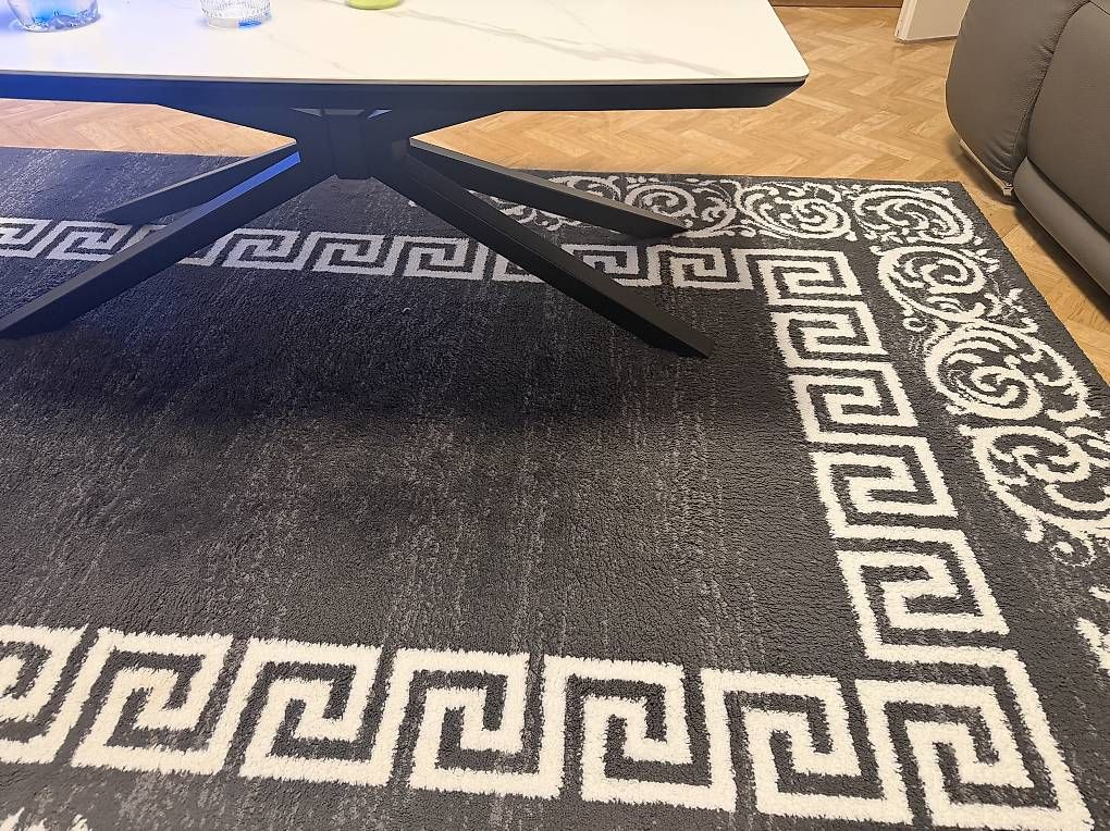 Tappeti: Joli tapis de salon à vendre  – Usato da Delémont venduto da eng_lsm2