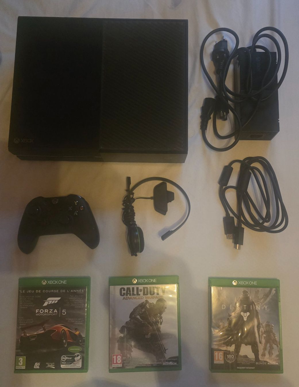 Microsoft Console: Xbox One avec accessoires et Jeux – Usato da Jouxtens-Mézery venduto da ger_hpd5