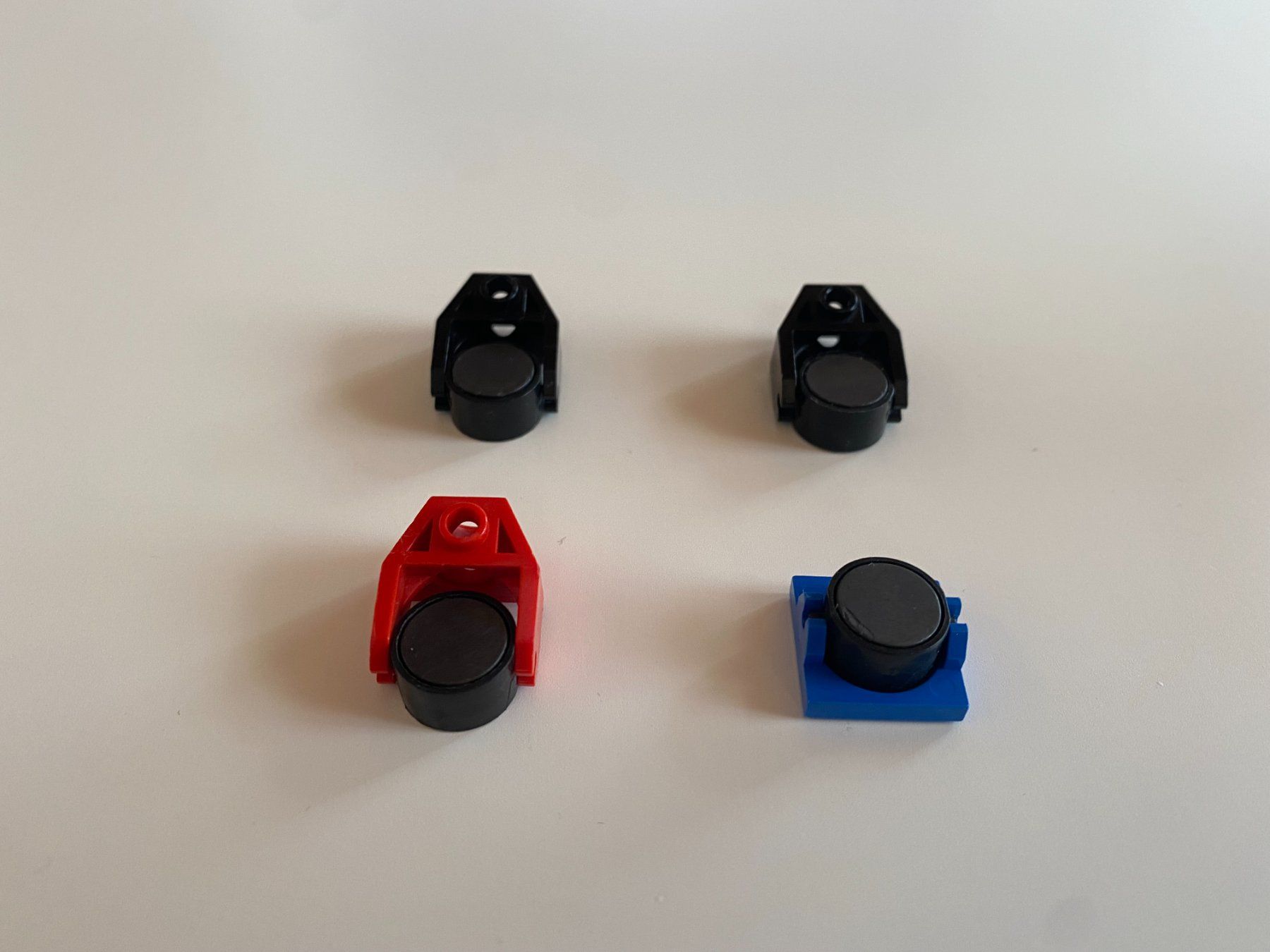 Lego Spielzeuge: LEGO - DIVERSE - MAGNETE – Gebraucht aus Gelterkinden von ajdt4