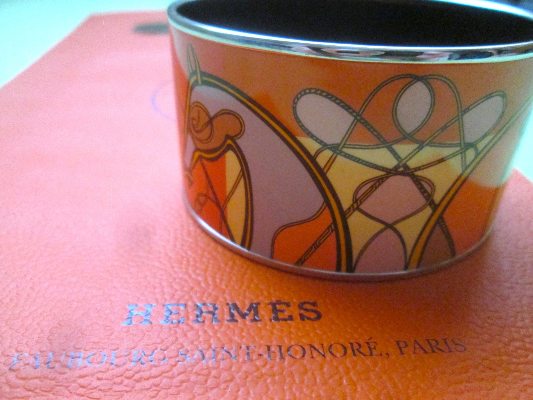 Hermès Armbänder & -reifen: Extra großes Hermès-Armband, neu – Neu (gemäss Beschreibung) aus Sementina von babucia 1
